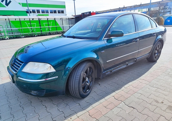 Volkswagen Passat cena 6900 przebieg: 325000, rok produkcji 2003 z Szczecin małe 37